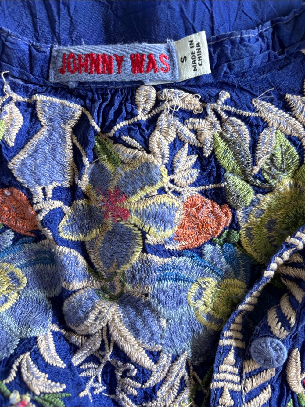 Johnny Was Cobalt Blue Embroidered V-Neck Tunic and a JW Bag - Picture 11 of 12